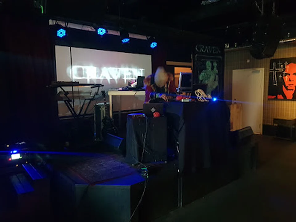Debaser Nova