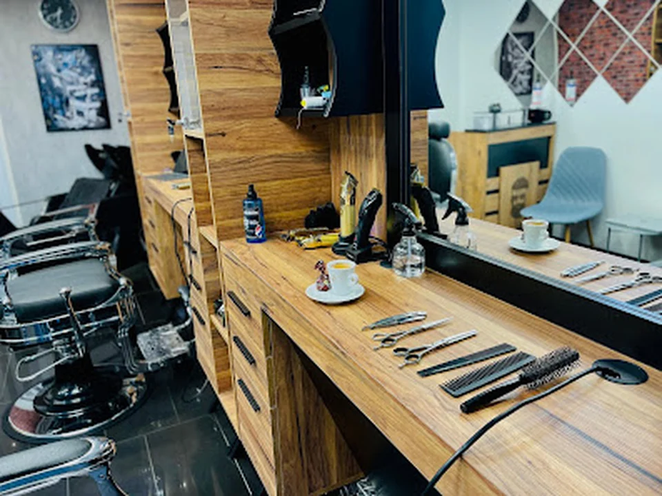 Gentlemen's Barber Shop