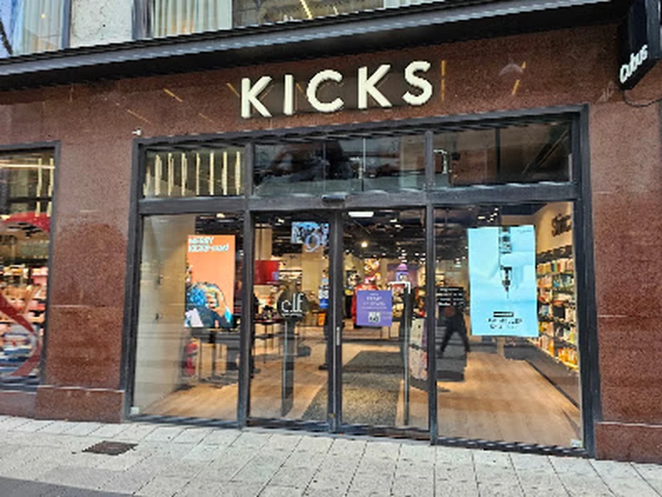 KICKS