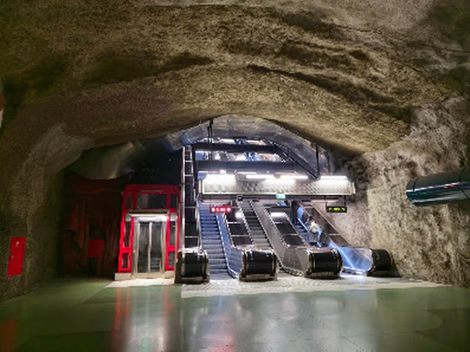 Metro Kungsträdgården