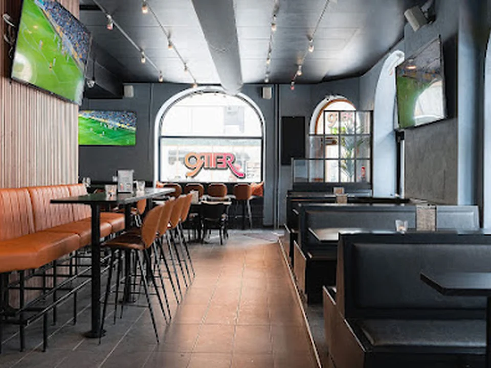 Retro Bar & Restaurant - Vasastan