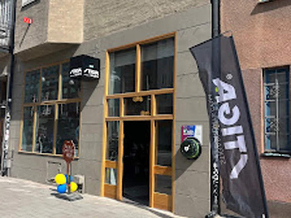 Foto de STIGA Sports Butik/Testcenter/HyrBord/Strängning/PrivatträningPINGIS