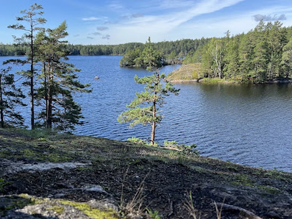 Tyresta nationalpark, entré Stensjödal (parkeringsplats)