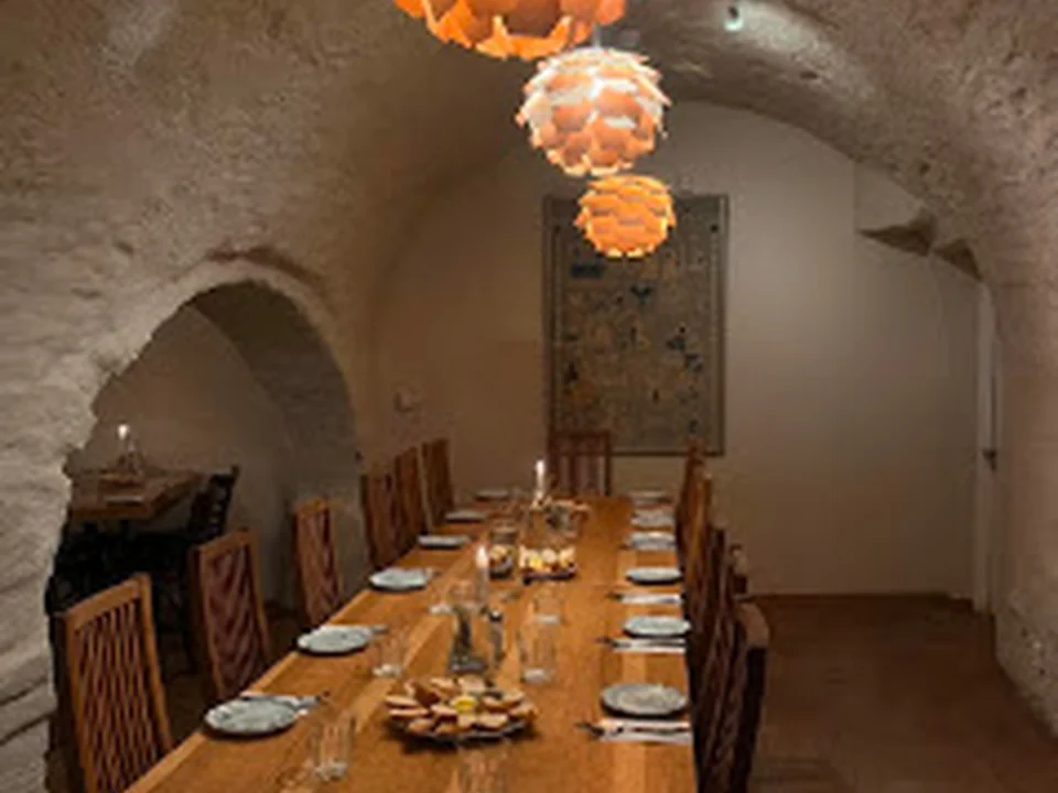 Under Kastanjen - Restaurang & Café
