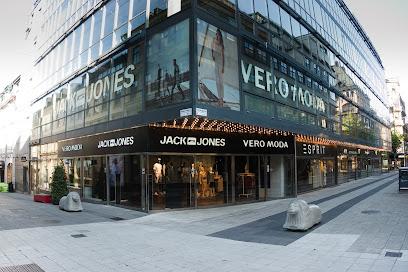 JACK & JONES